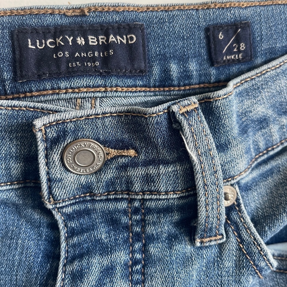 Lucky Brand bestselling Ava Mid Rise jeans -Women’s Size 6 - Picture 3 of 12